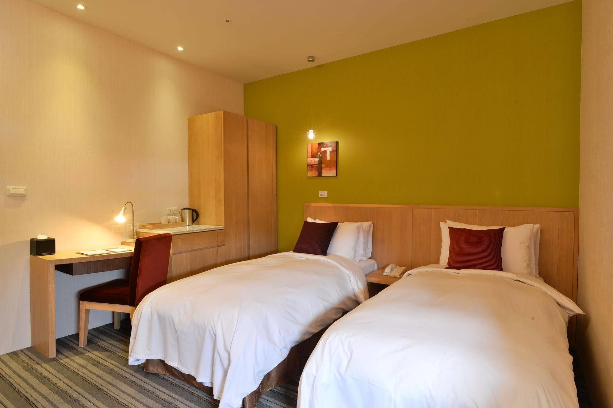 อินยังโฮเต็ล Hotel เกาสง ภายนอก รูปภาพ