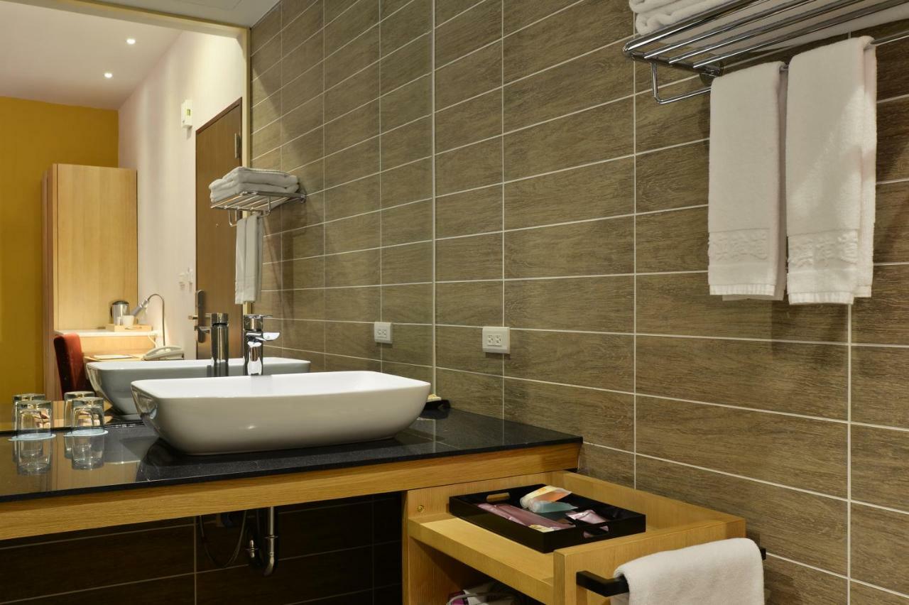 อินยังโฮเต็ล Hotel เกาสง ภายนอก รูปภาพ