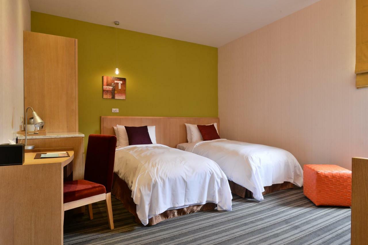 อินยังโฮเต็ล Hotel เกาสง ภายนอก รูปภาพ