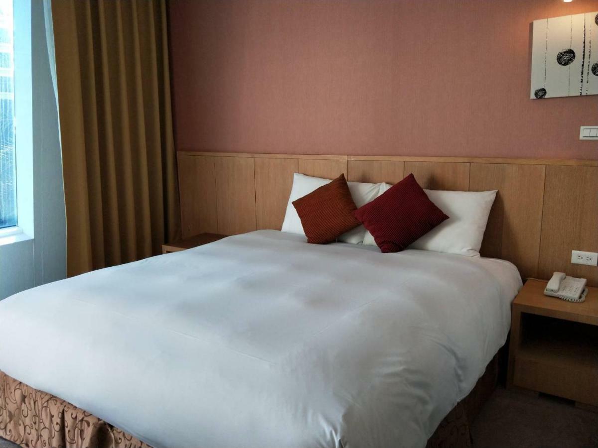 อินยังโฮเต็ล Hotel เกาสง ภายนอก รูปภาพ