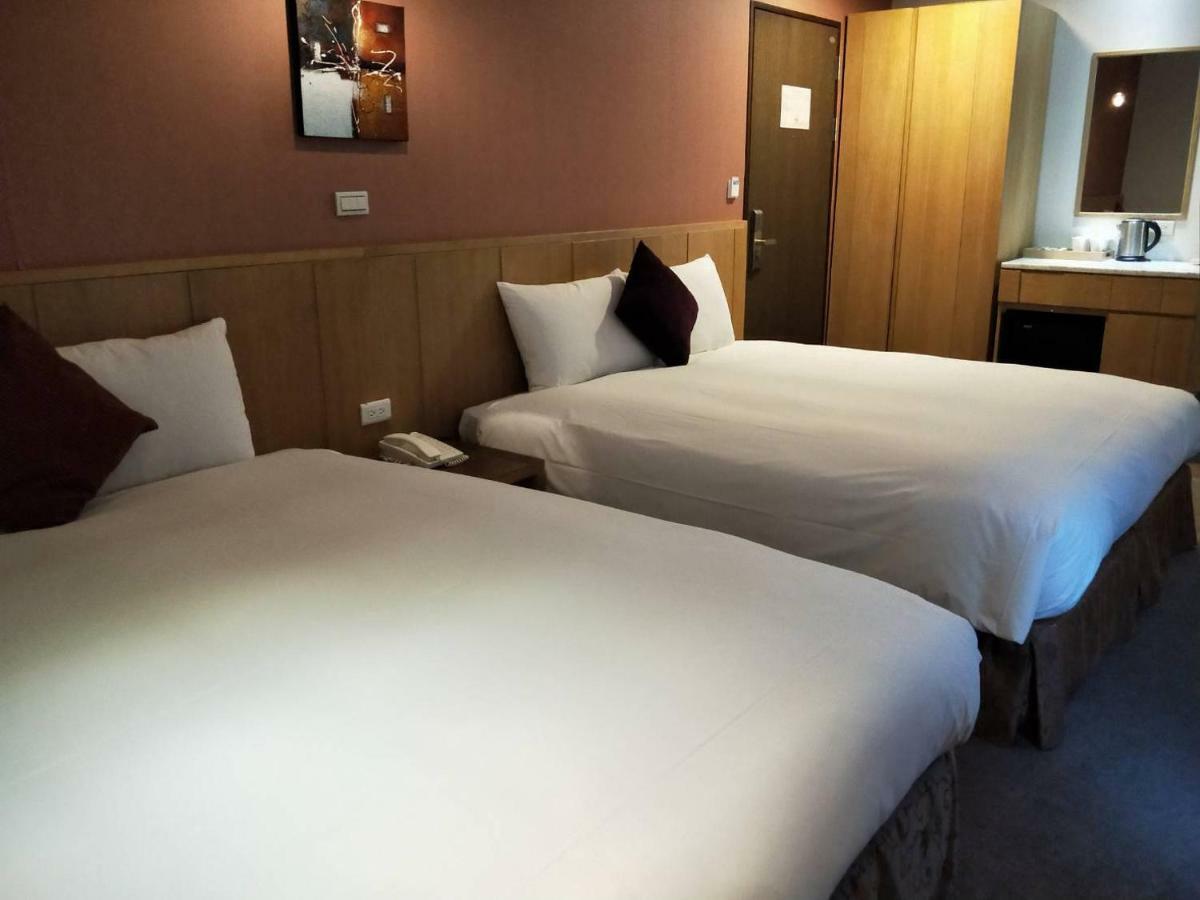 อินยังโฮเต็ล Hotel เกาสง ภายนอก รูปภาพ