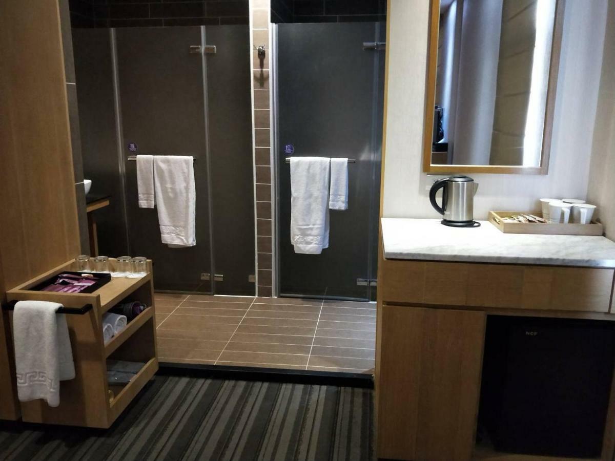 อินยังโฮเต็ล Hotel เกาสง ภายนอก รูปภาพ