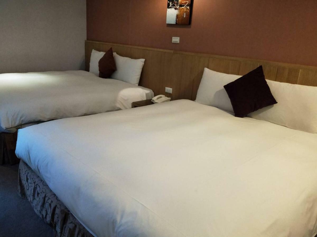 อินยังโฮเต็ล Hotel เกาสง ภายนอก รูปภาพ